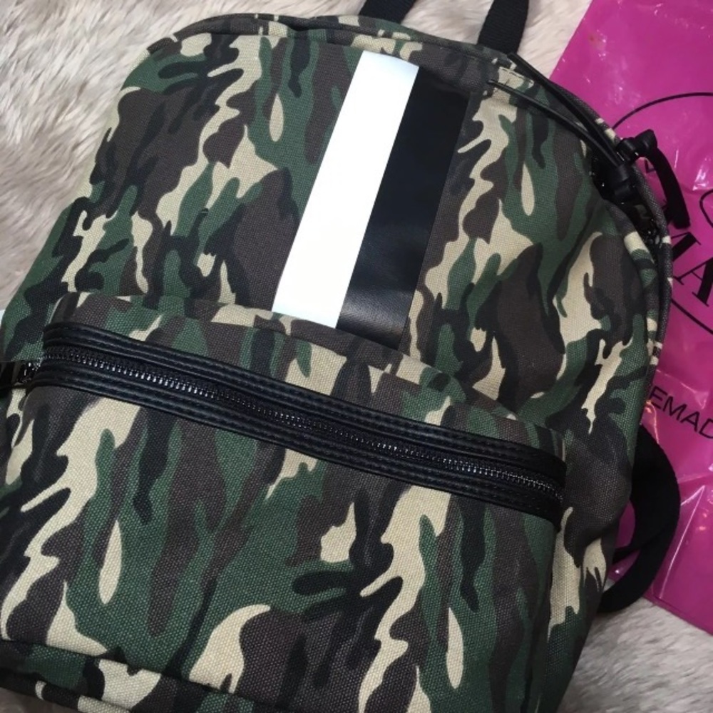 STEVE MADDEN CAMO BACKPACK - Picture 2 of 7